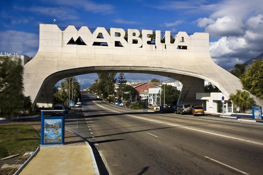Marbella Centre Beachfront & Pool ภายนอก รูปภาพ