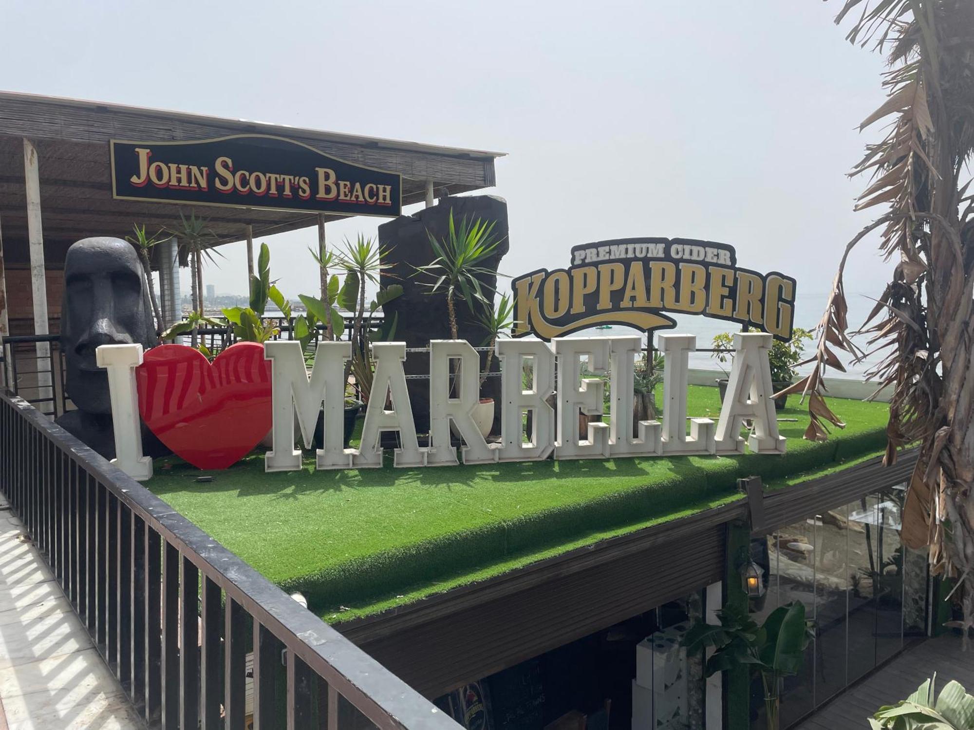 Marbella Centre Beachfront & Pool ภายนอก รูปภาพ