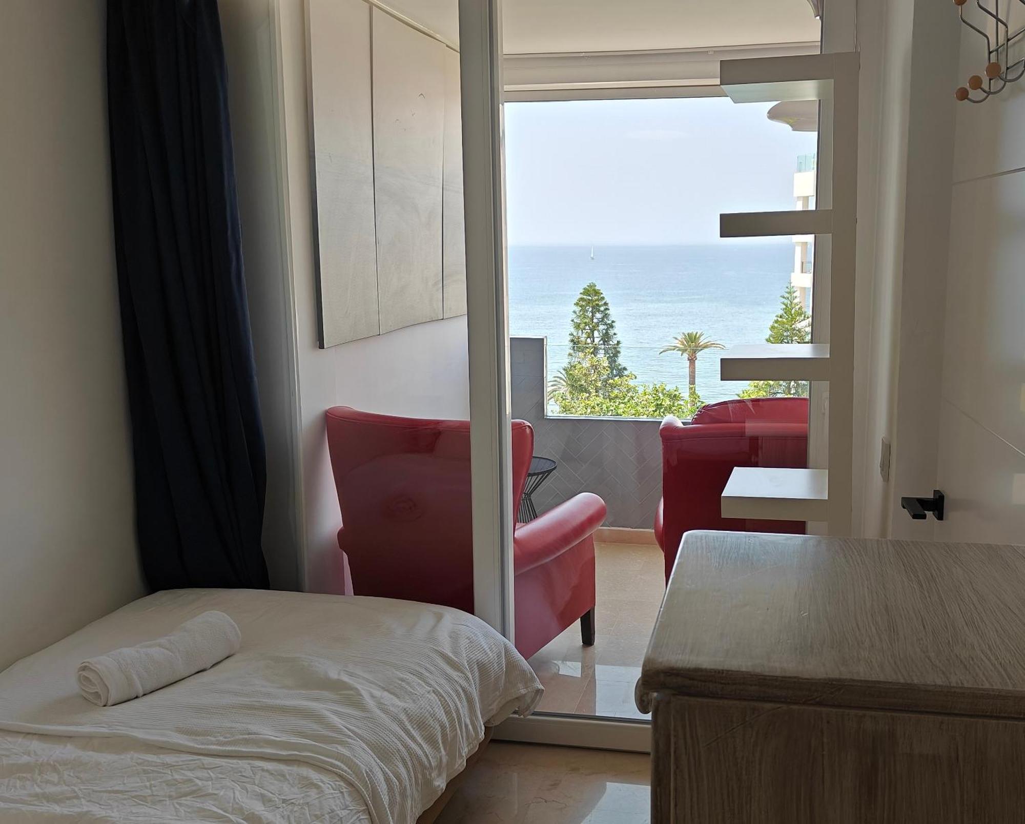Marbella Centre Beachfront & Pool ภายนอก รูปภาพ
